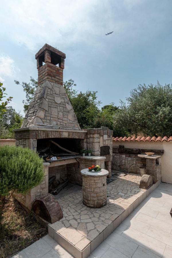 Villa Sunshine Pula Exterior foto